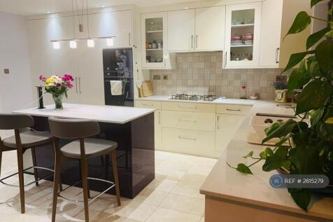 Kitchen With Island