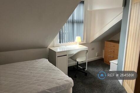 Top Floor En-Suite Bedroom