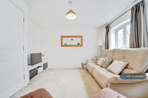 Living Room /Bedroom 4