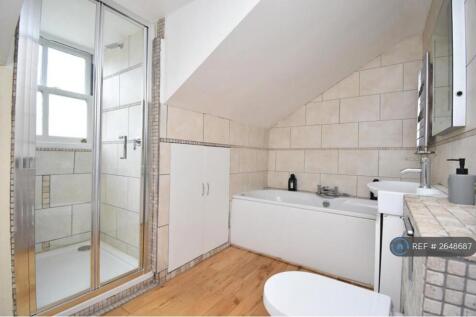 Family Bathroom With Bath And Shower (Top-Floor)