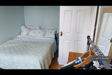 2nd Bedroom (1st Floor)