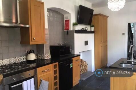 Large Communal Kitchen Dining Area