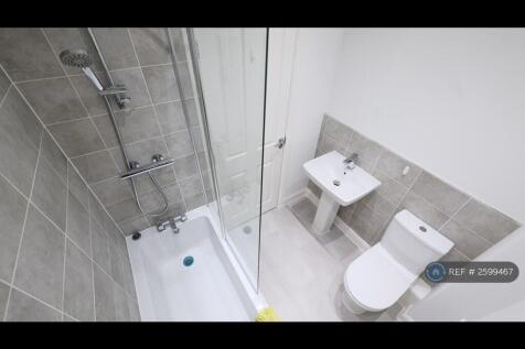 2nd Floor Bathroom