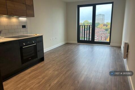 Lounge With Openplan Kitchen/Dinning