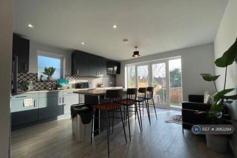 Large Kitchen Downstairs With Modern Appliances