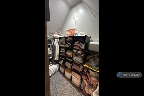 Walking Wardrobe With Hanging Space And Storage