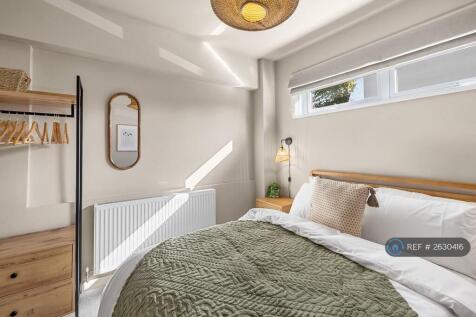 Bedroom 1 (Double)