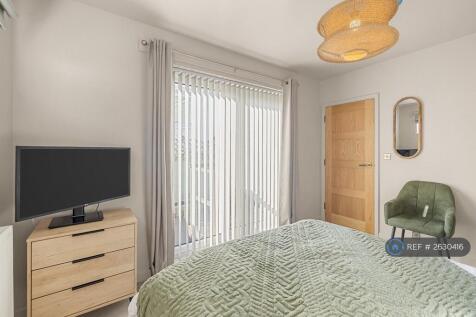Bedroom 2 (Double)