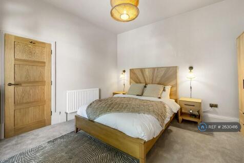 Bedroom 3 (King)