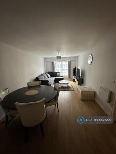 Living Room/Dining Area