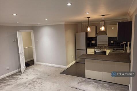 Open Lounger/ Kitchen