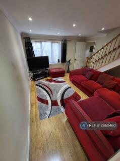 Living Room (Pic 2)