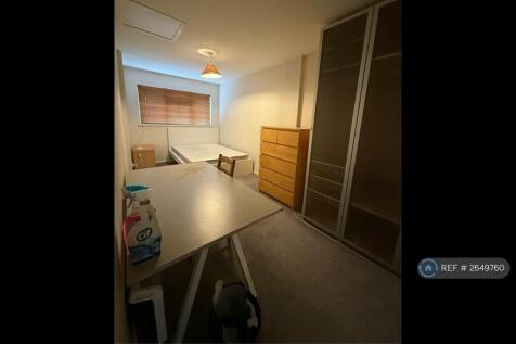 Double Bedroom (Downstairs)