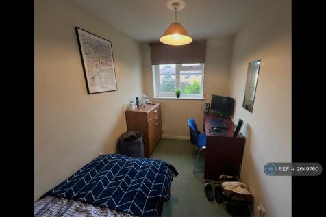 Single Bedroom (Upstairs)