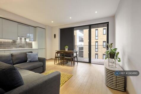 Living Room / Kitchen