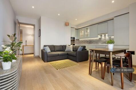 Living Room / Kitchen