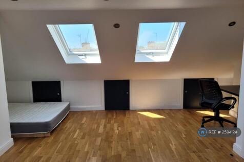 Huge Loft Room £1090