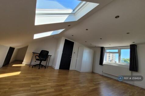 Huge Loft Room £1090