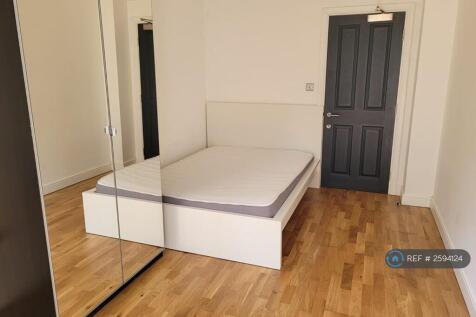Ground Floor Front Room £960