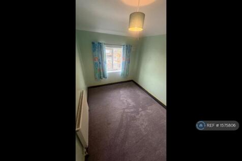 Room 3-1st Floor Small Double, Single Occupant