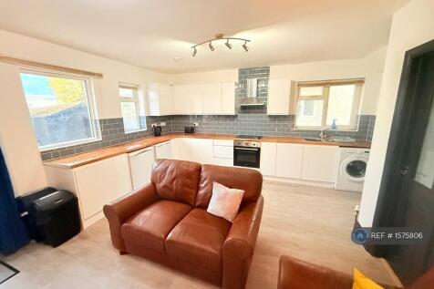 Shared Lounge/Diner/Kitchen