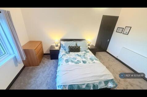 Room 2-1st Floor Large Double, Single Occupant