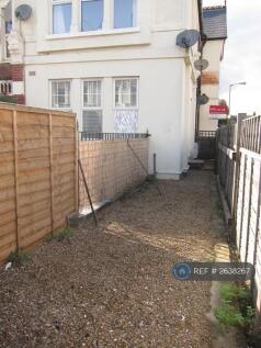 Private Garden - Pic 3