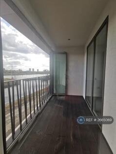 Balcony / Winter Garden - Off The Living Are