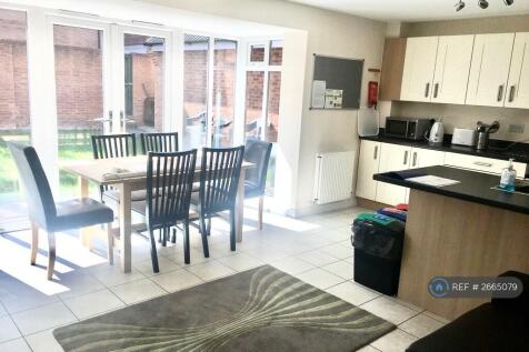 Dining/Kitchen Area