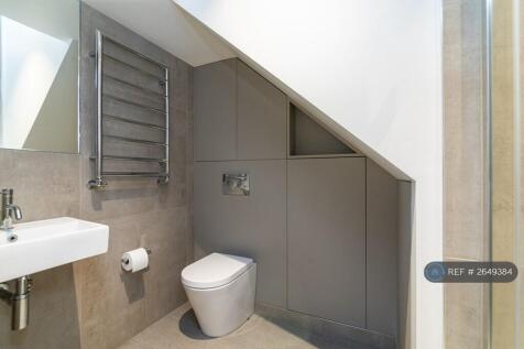 Bedroom 1 - Ensuite Bathroom