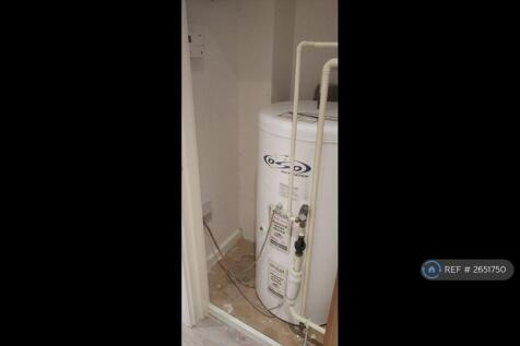Hot Water Storage With Digital Control