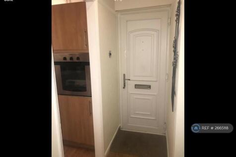 Entrance With Dg Front Door