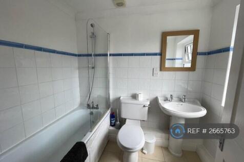 Bedroom 1 - Ensuite