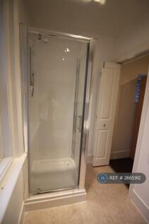 Shower Room 1st Floor