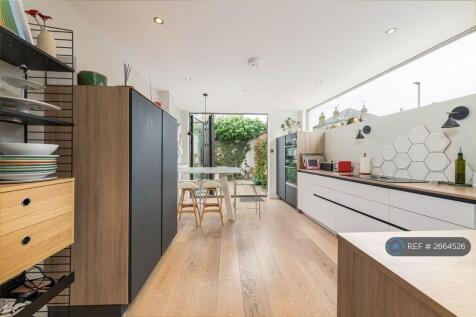 Beautiful South Facing Kitchen