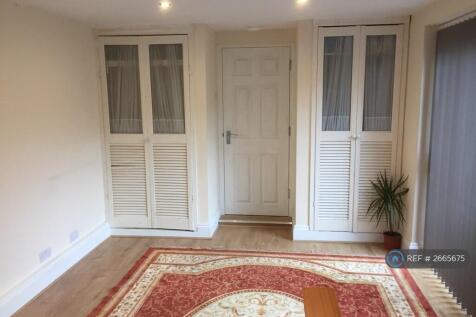 Bedroom 1 Downstairs Back