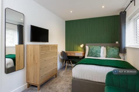 Beautifully Decorated - Bedroom 5