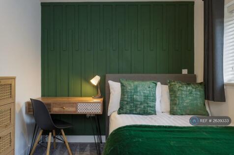 Comfy Bed And Space To Work - Bedroom 5