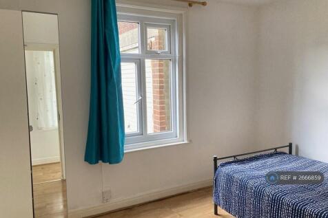 Downstairs Double Bedroom