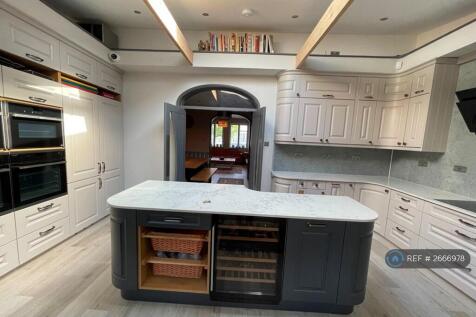 Kitchen (2/3) (Shared)