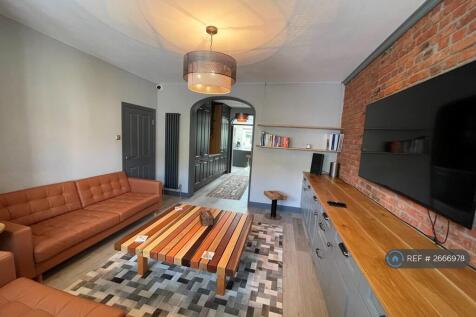 Lounge (2/2) (Shared)