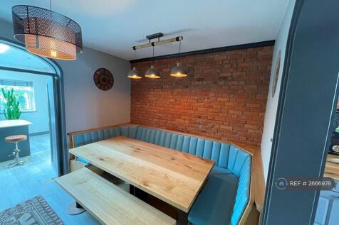 Dining Room (1/2) (Shared)