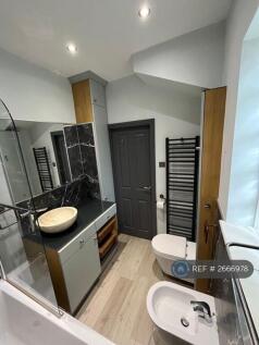 Bathroom (3/3) (Private)