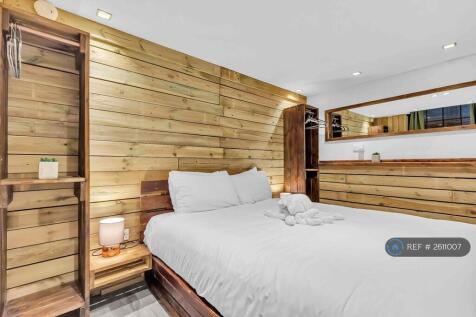 Bedroom With Double Bed