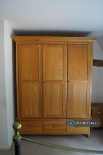 Main Bedroom - Wardrobe - To Remain