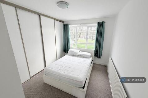 Master Bedroom (Angle 1)