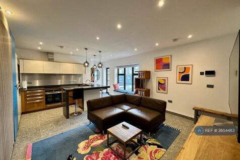 Living Room/Kitchen