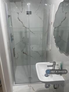 Room 1 - Ensuite