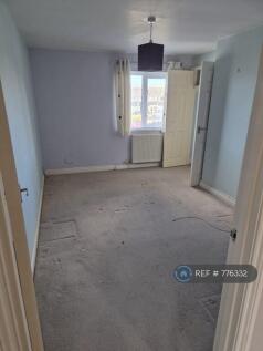 Master Bedroom (Outwards)
