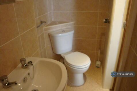 En-Suite/ Basin /Toilet